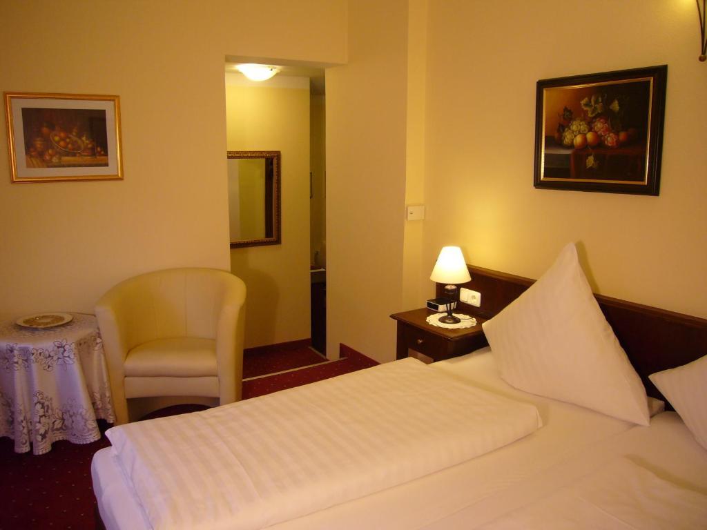 Klassik Hotel Am Tor Weiden in der Oberpfalz Værelse billede