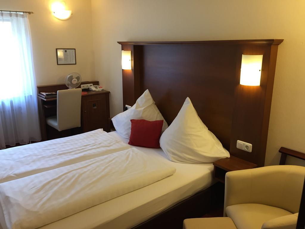Klassik Hotel Am Tor Weiden in der Oberpfalz Værelse billede