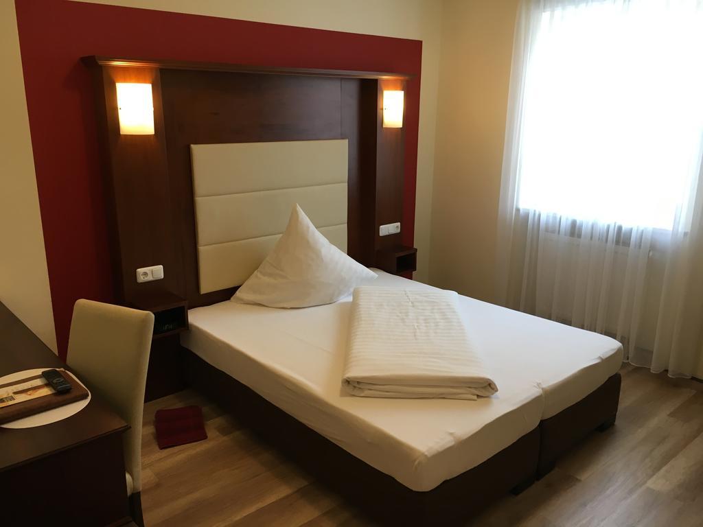 Klassik Hotel Am Tor Weiden in der Oberpfalz Eksteriør billede